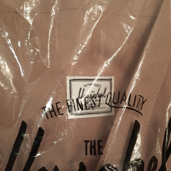 Nwt herschel tote - Picture 3 of 4